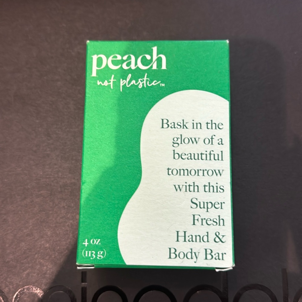 Peach not Plastic Facial Bar